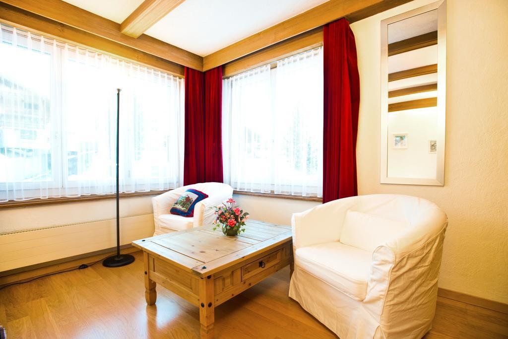 Bernerhof Residence Grindelwald Room photo