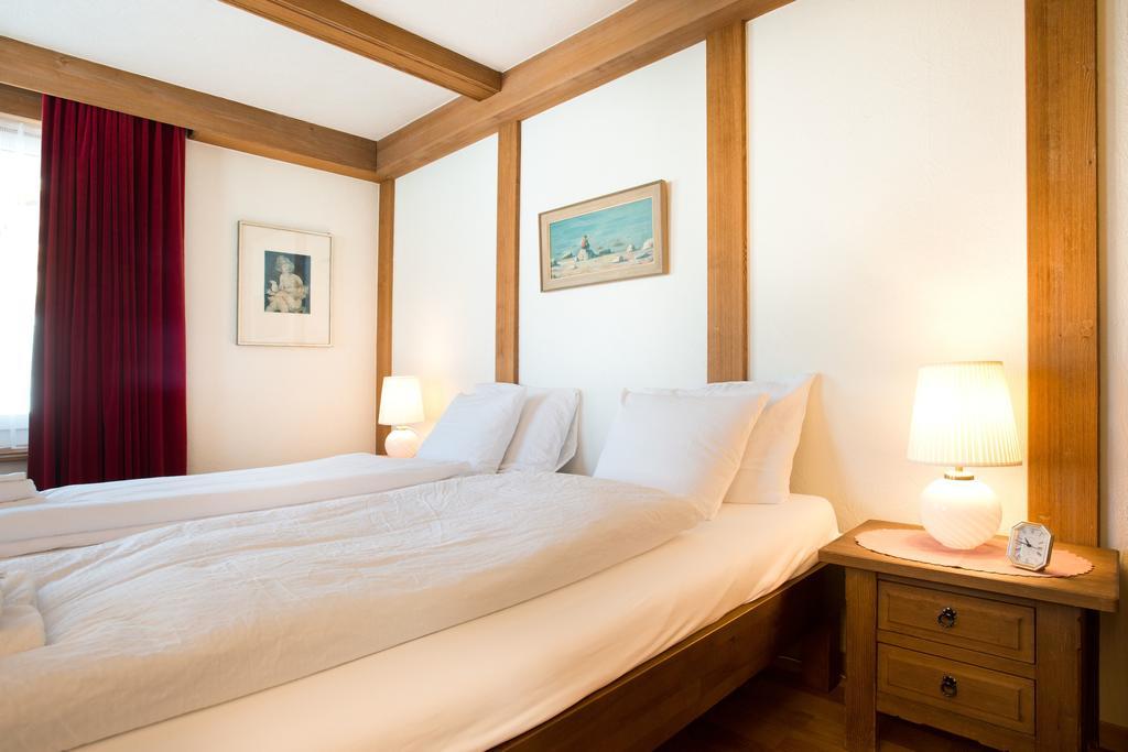 Bernerhof Residence Grindelwald Room photo